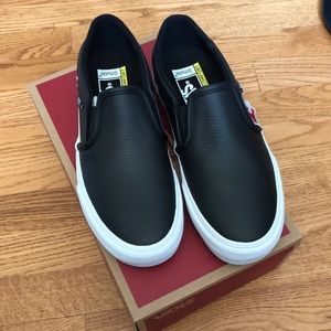 Vans Asher Deluxe Women’s Slip-Ons-NWT